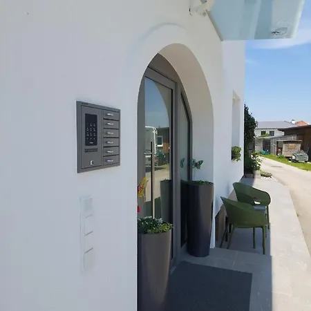 Bed and breakfast Laudach 3*